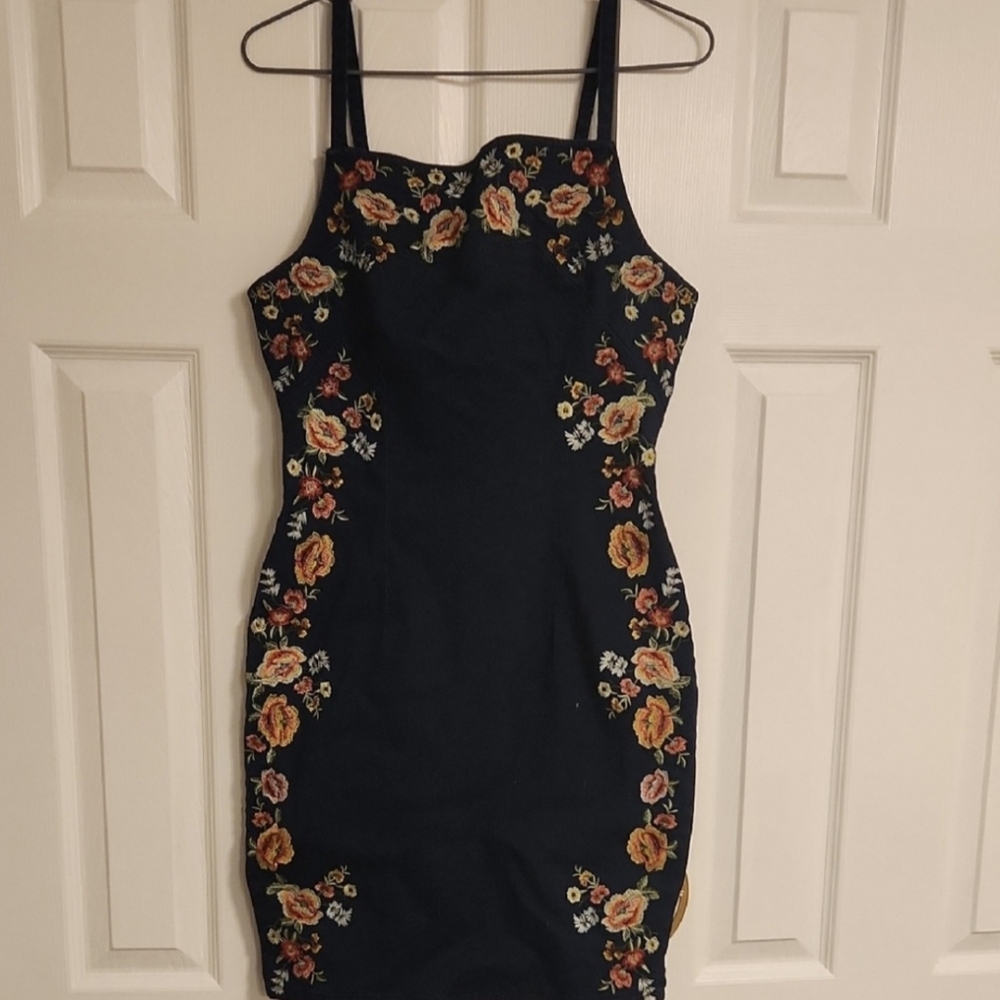 NWOT - Venus - Floral Embroidered Dark Denim Dress - Size 8